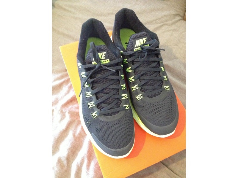 Adidas Running Boots - 1/2